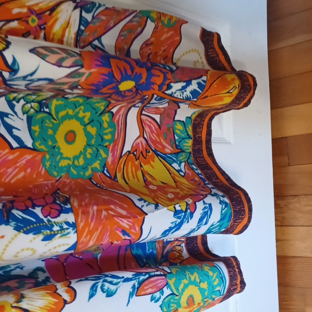 Beautiful floral maxi dress sz M, (tags cut out) in multi color floral print. - Picture 9 of 13